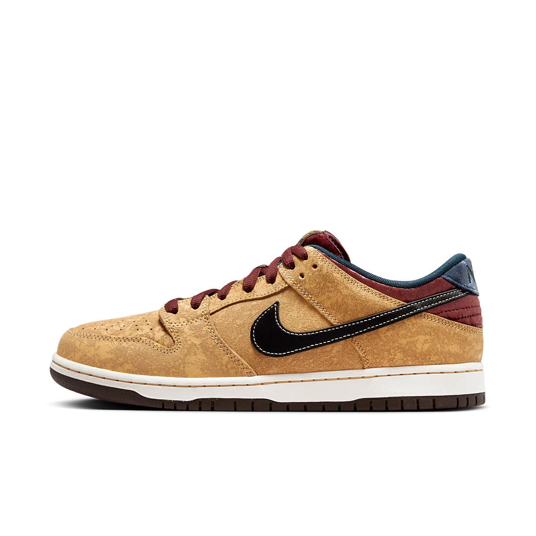 Overkicks - Nike SB Dunk Low City of Cinema (FZ1278-200) - vista lateral