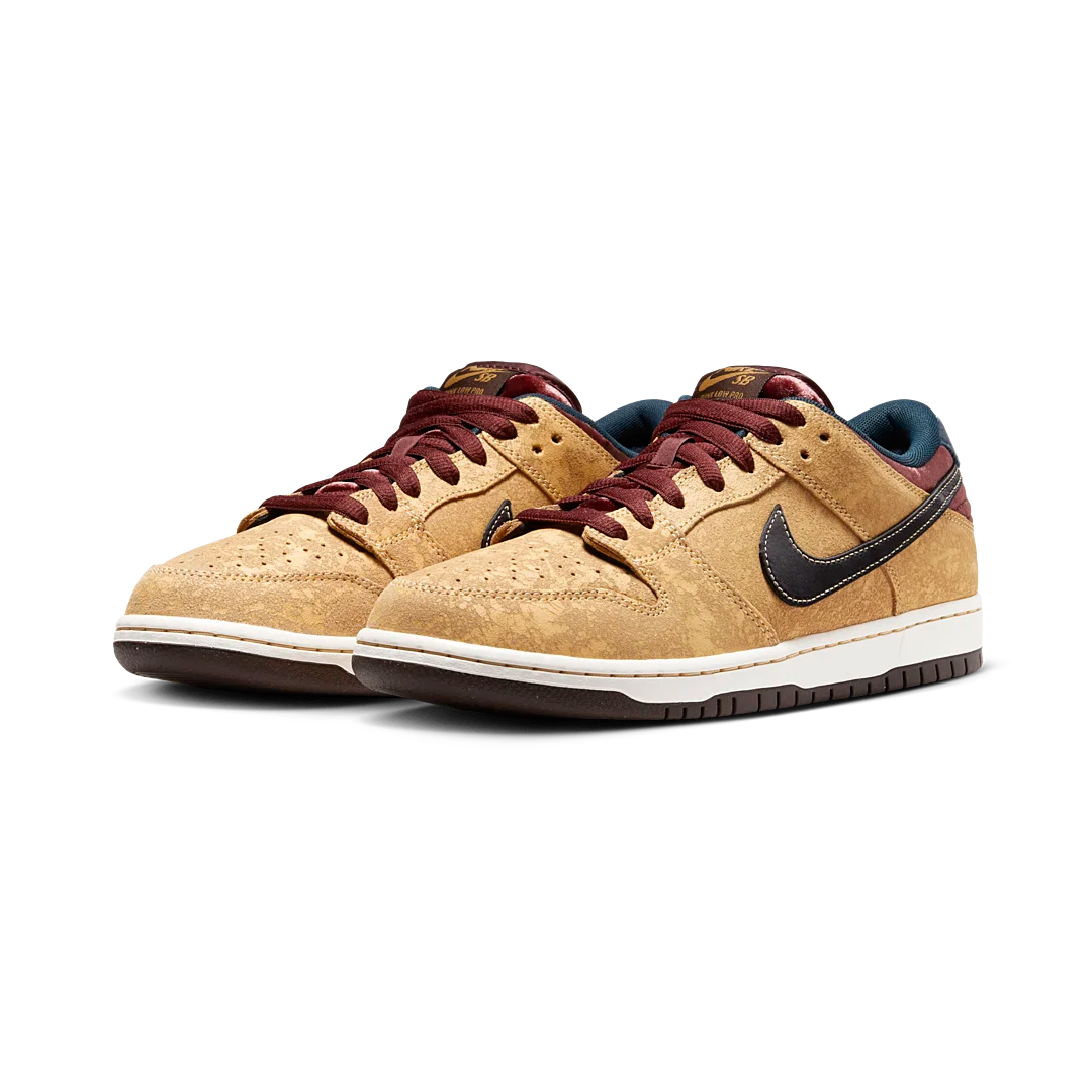 Overkicks - Nike SB Dunk Low City of Cinema (FZ1278-200) - vista trasera