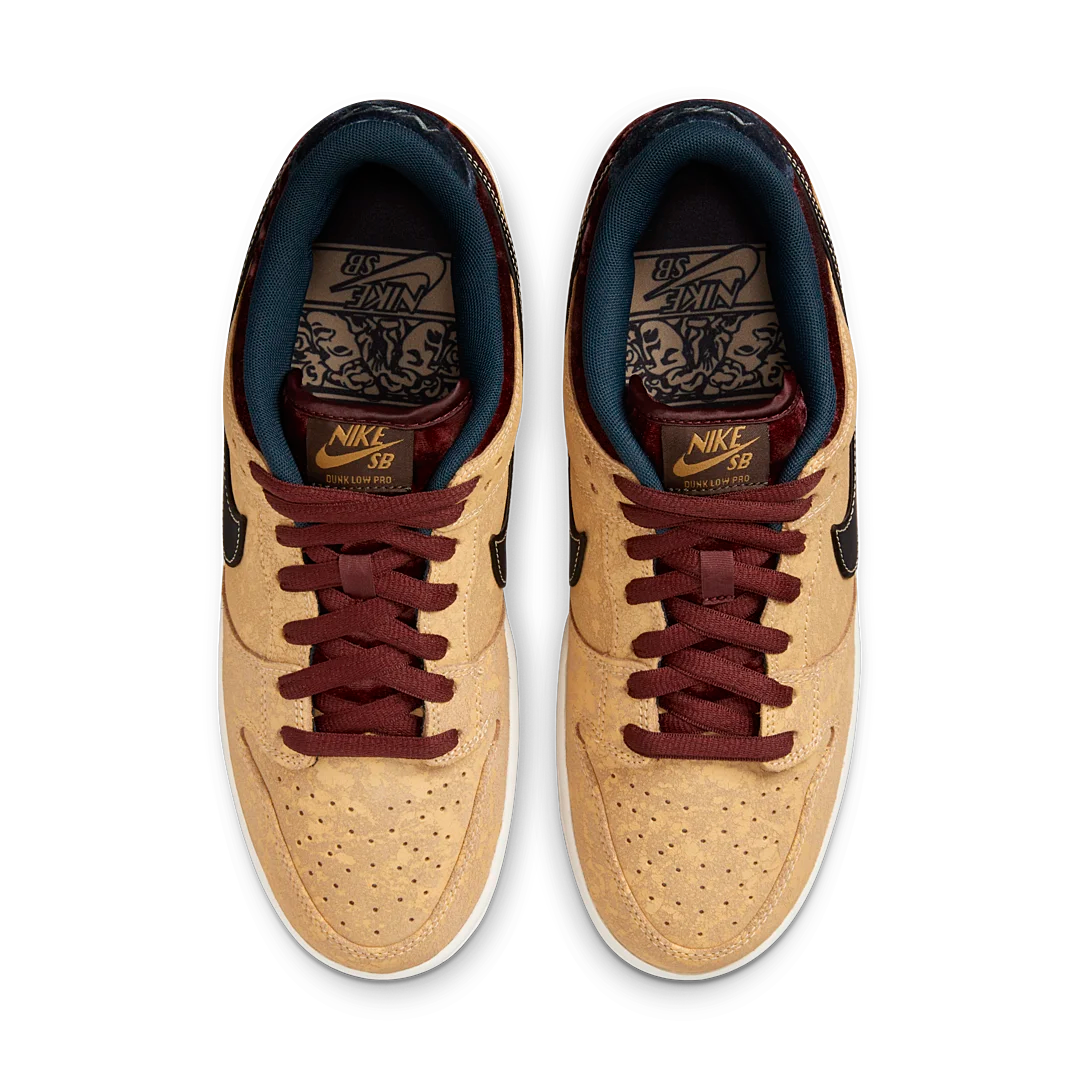 Overkicks - Nike SB Dunk Low City of Cinema (FZ1278-200) - par completo