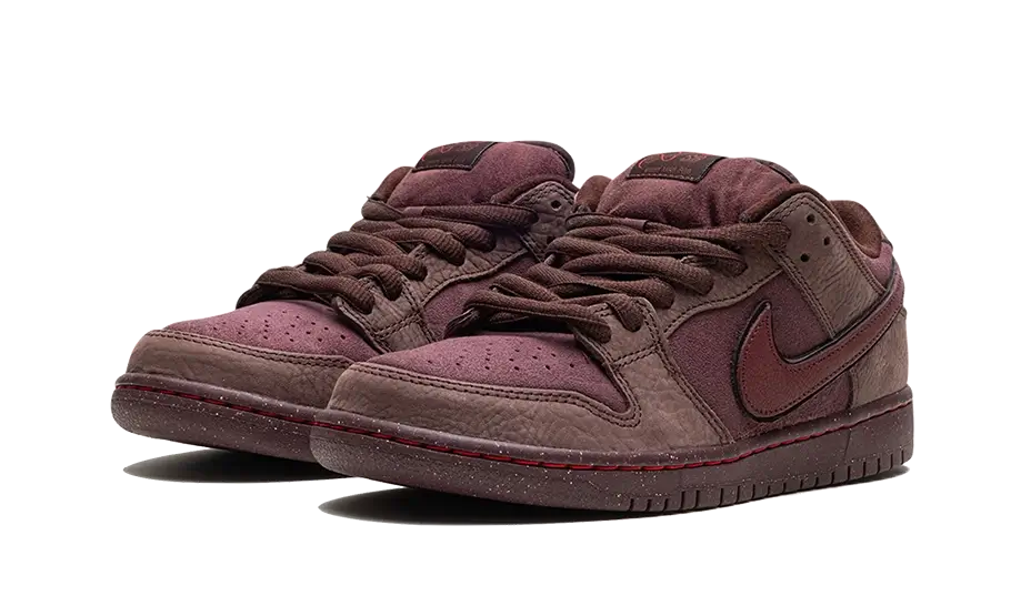 Overkicks - Nike SB Dunk Low City of Love Burgundy Crush (FN0619-600) - vista trasera