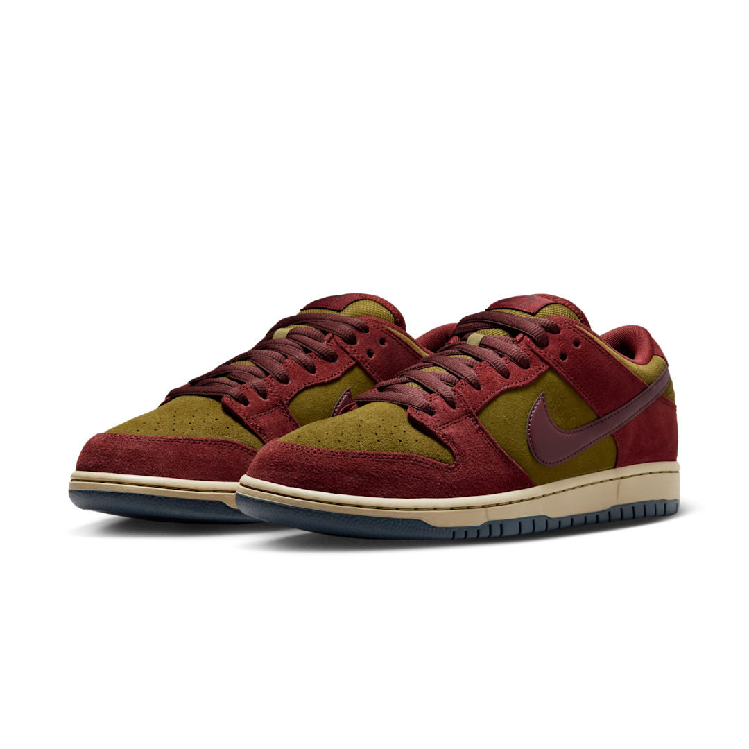 Overkicks - Nike SB Dunk Low Dark Team Red Olive Flak (HQ1625-600) - vista trasera
