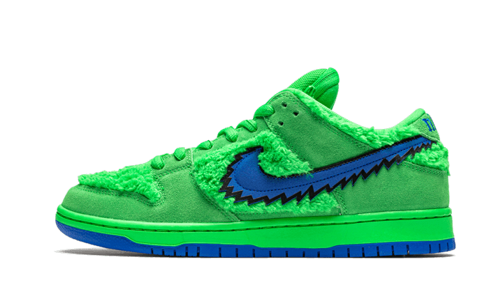 Overkicks - Nike SB Dunk Low Grateful Dead Bears Green (CJ5378-300) - vista lateral