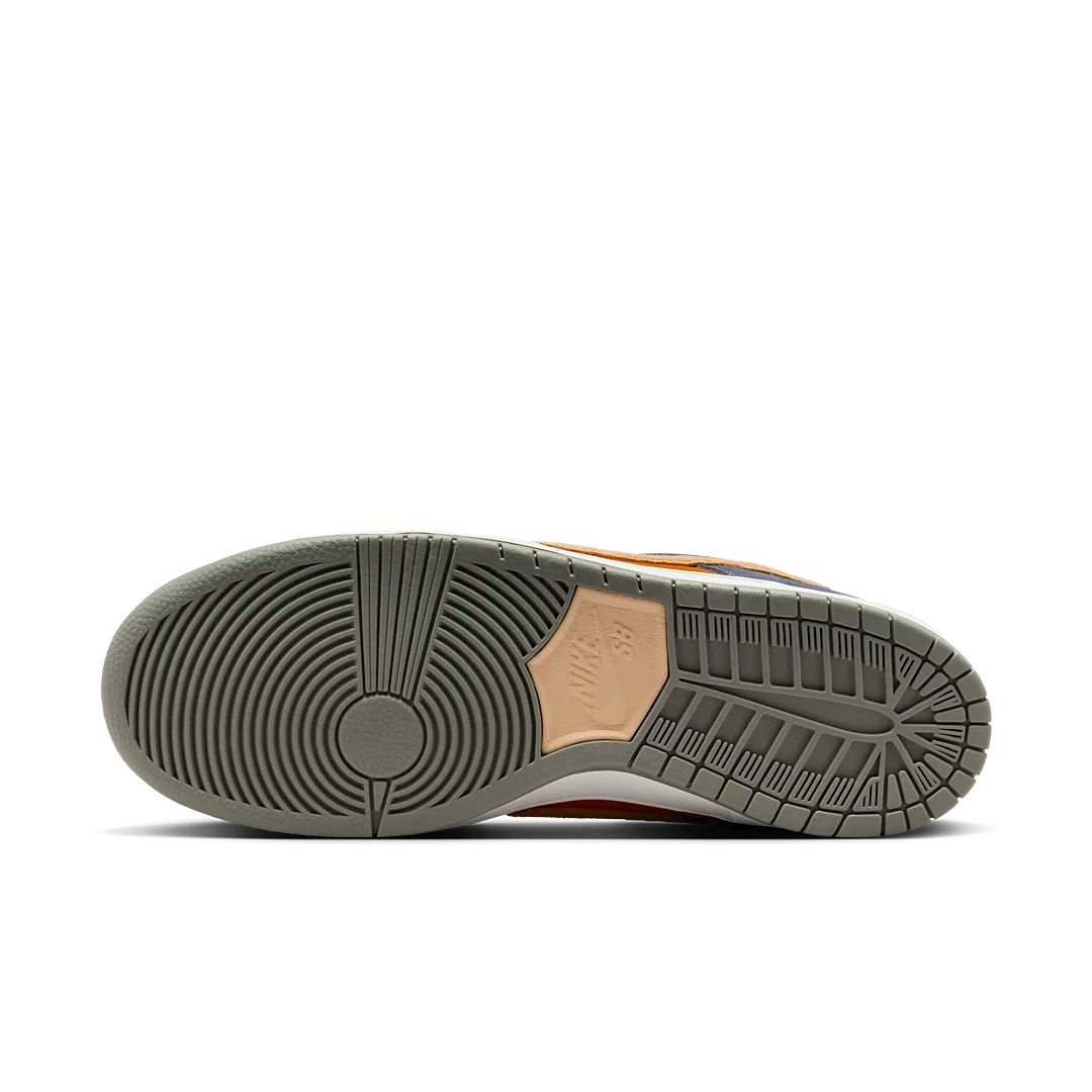 Overkicks - Nike SB Dunk Low Light Carbon Monarch (HF3063-002) - detalle suela