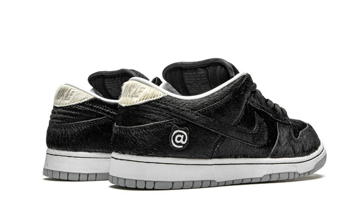 Overkicks - Nike SB Dunk Low Medicom Toy (2020) (CZ5127-001) - par completo