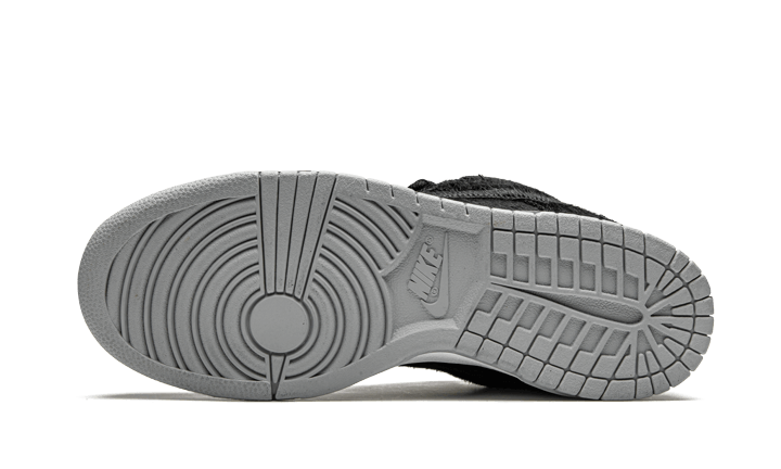 Overkicks - Nike SB Dunk Low Medicom Toy (2020) (CZ5127-001) - detalle suela