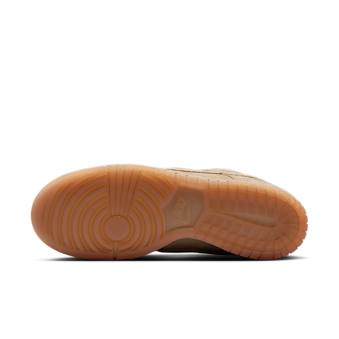 Overkicks - Nike SB Dunk Low Pro B Parachute Beige (HJ0367-200) - detalle suela