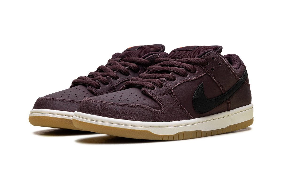 Overkicks - Nike SB Dunk Low Pro Burgundy Crush (IO2304-600) - vista trasera