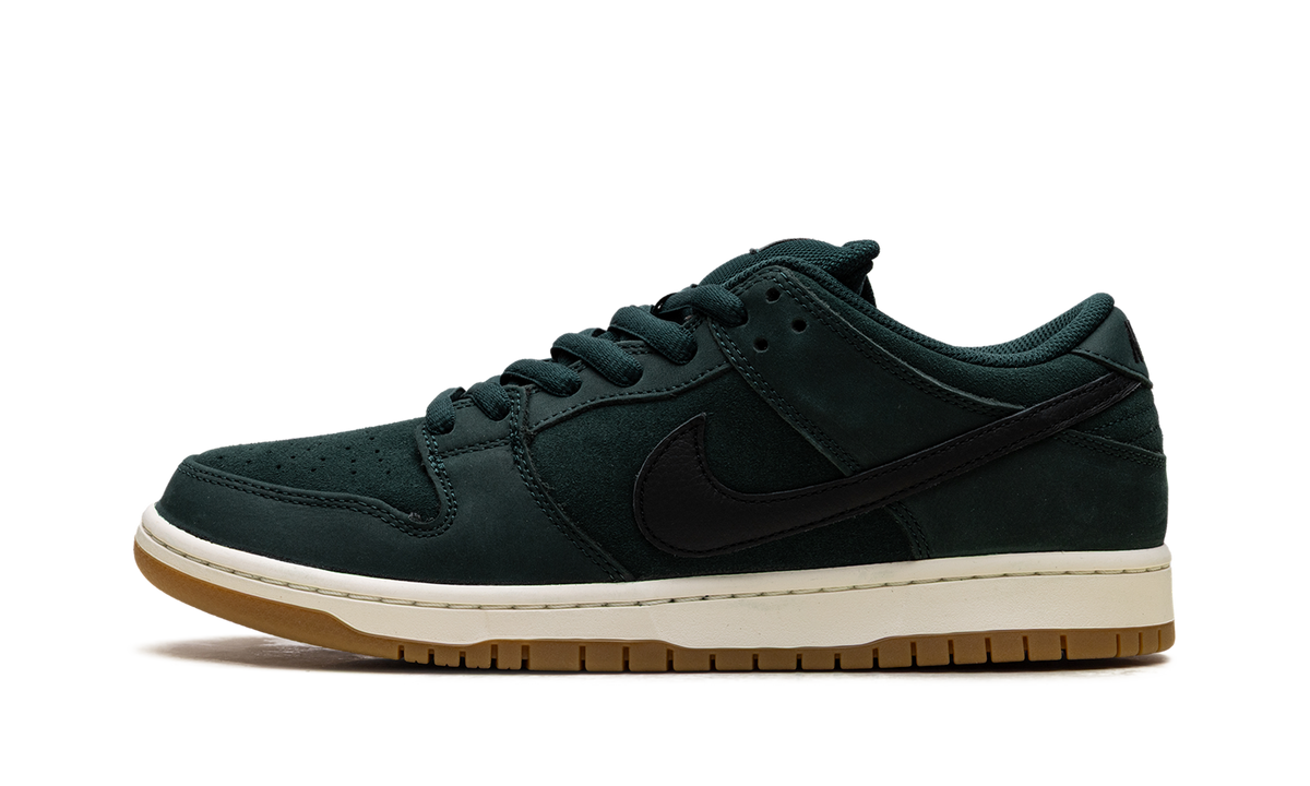 Overkicks - Nike SB Dunk Low Pro Deep Fir (FJ1674-300) - vista lateral