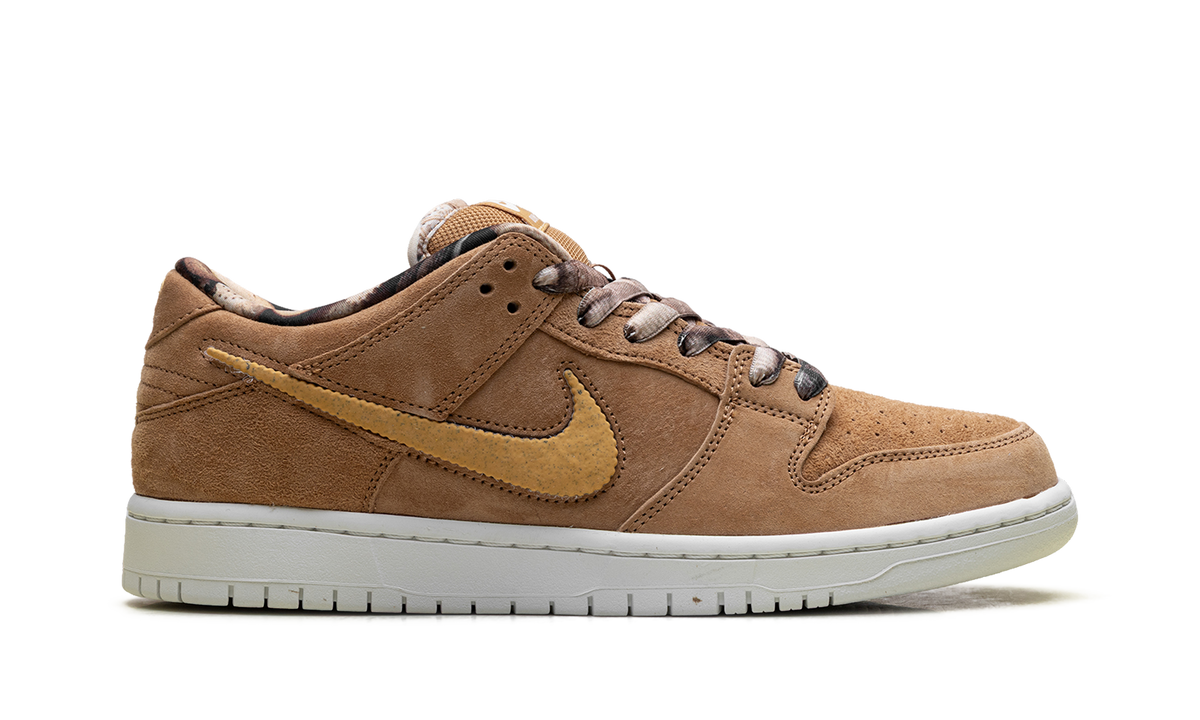 Overkicks - Nike SB Dunk Low Pro NOTE Shop Manchester Brew and Biscuits (IO9508-200) - detalle talón