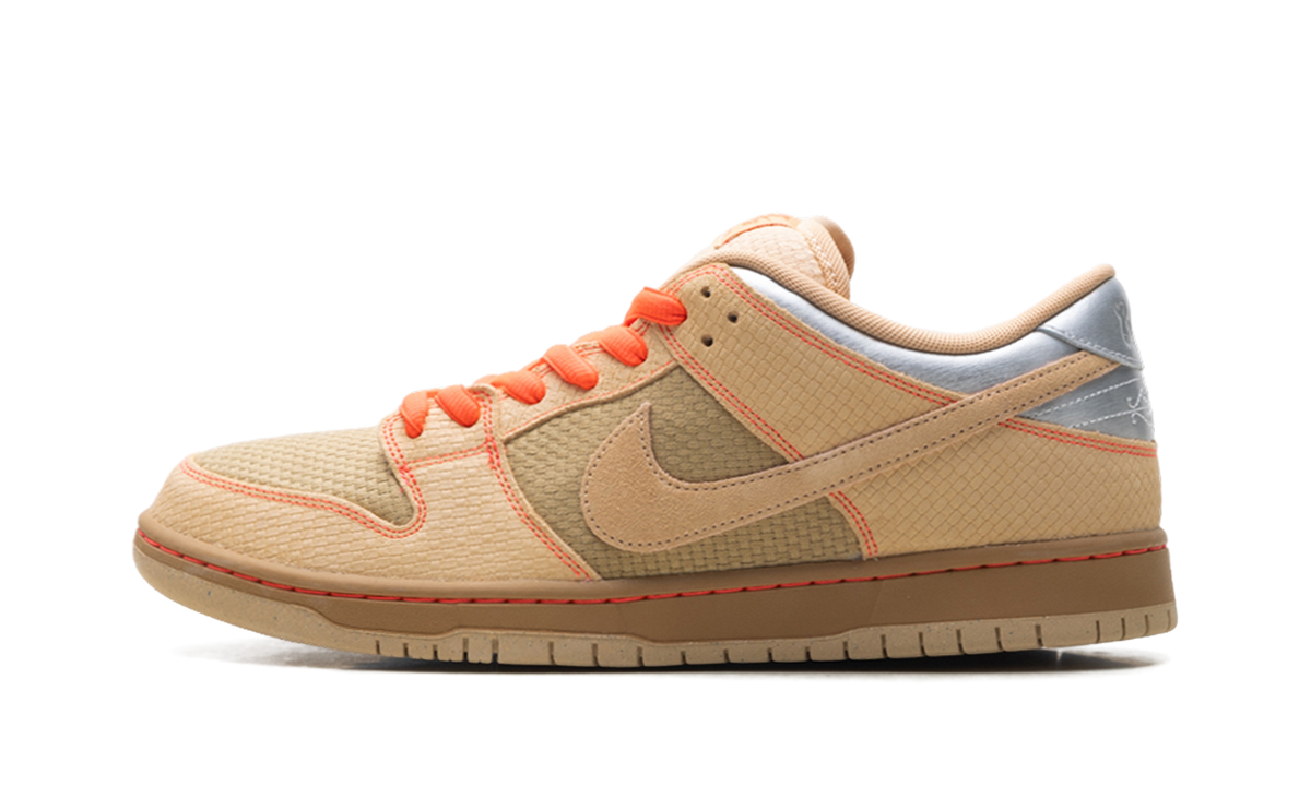 Overkicks - Nike SB Dunk Low Pro Som Tum (IB6206-701) - vista lateral