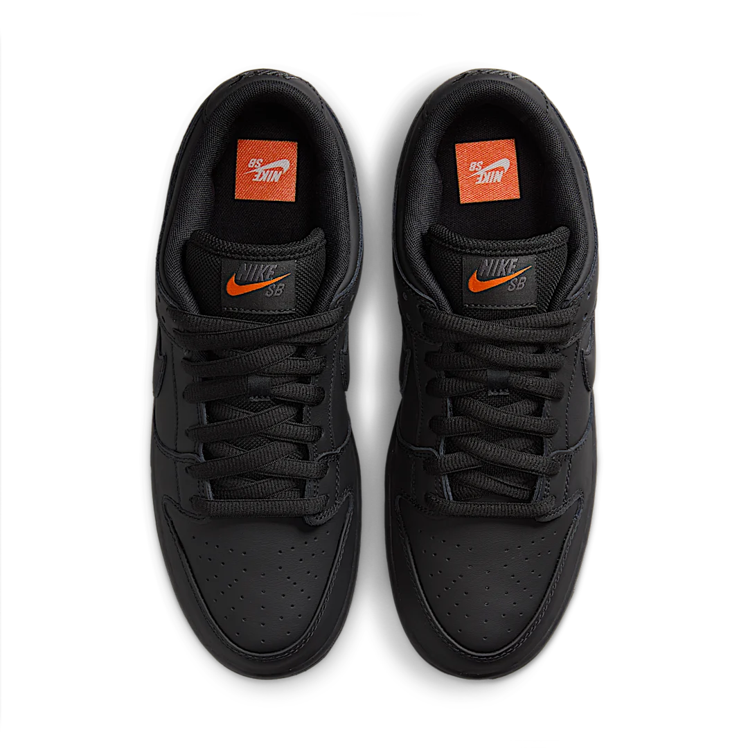 Overkicks - Nike SB Dunk Low Pro Triple Black (FJ1674-001) - par completo