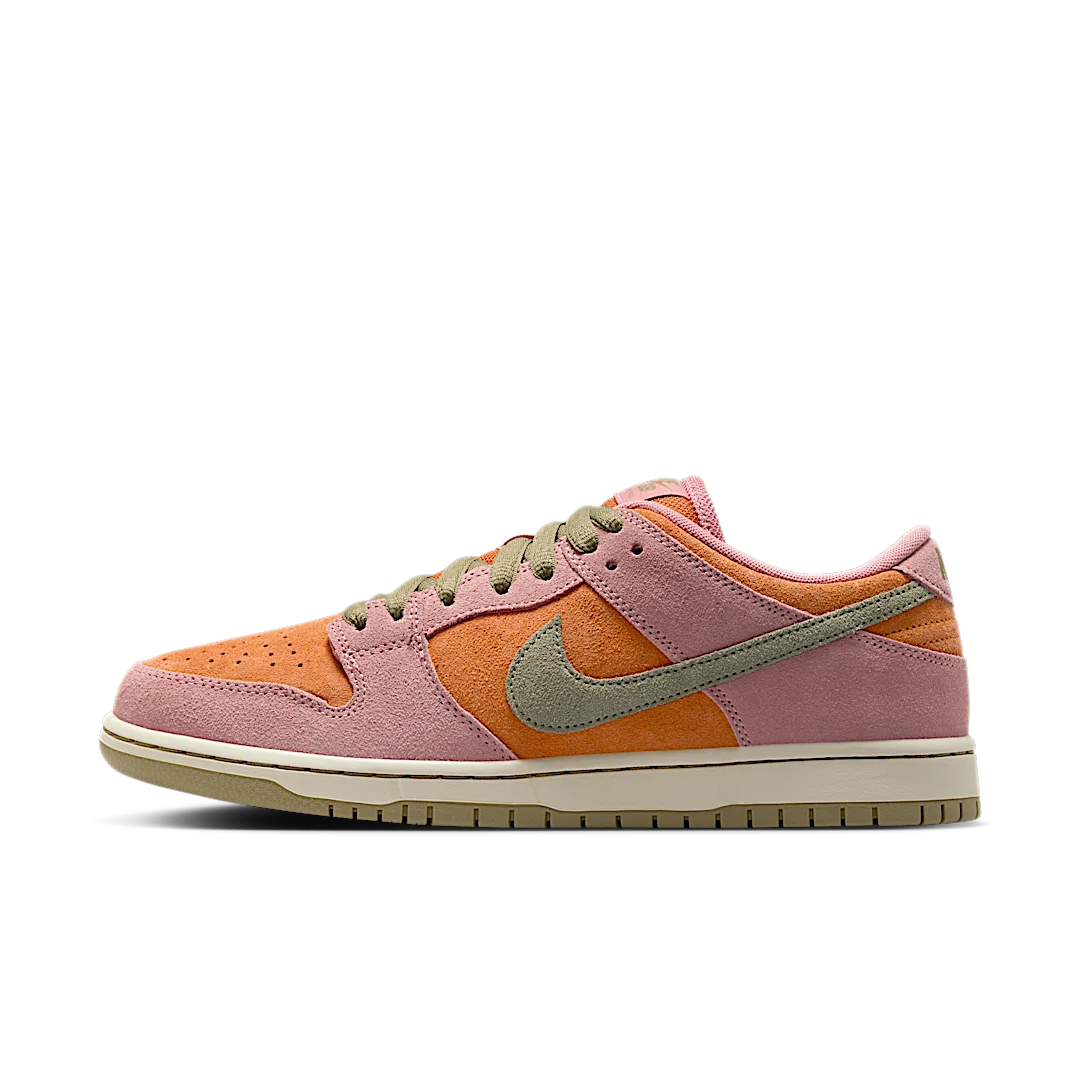 Overkicks - Nike SB Dunk Low Red Stardust (HJ4135-600) - vista lateral