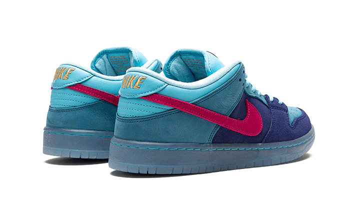 Overkicks - Nike SB Dunk Low Run The Jewels (DO9404-400) - par completo