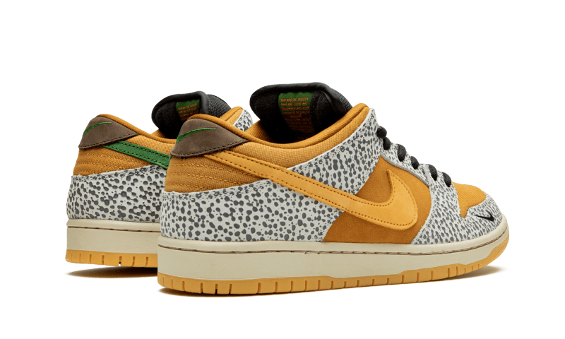 Overkicks - Nike SB Dunk Low Safari (CD2563-002) - par completo