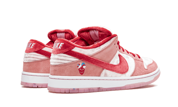Overkicks - Nike SB Dunk Low StrangeLove Skateboards (CT2552-800) - par completo