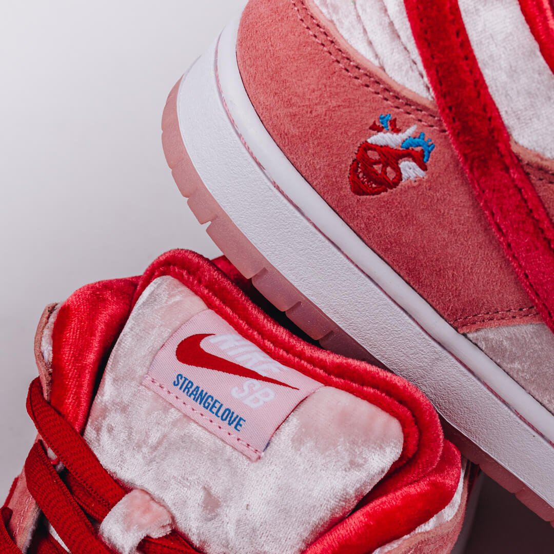 Overkicks - Nike SB Dunk Low StrangeLove Skateboards (CT2552-800) - detalle lateral interior
