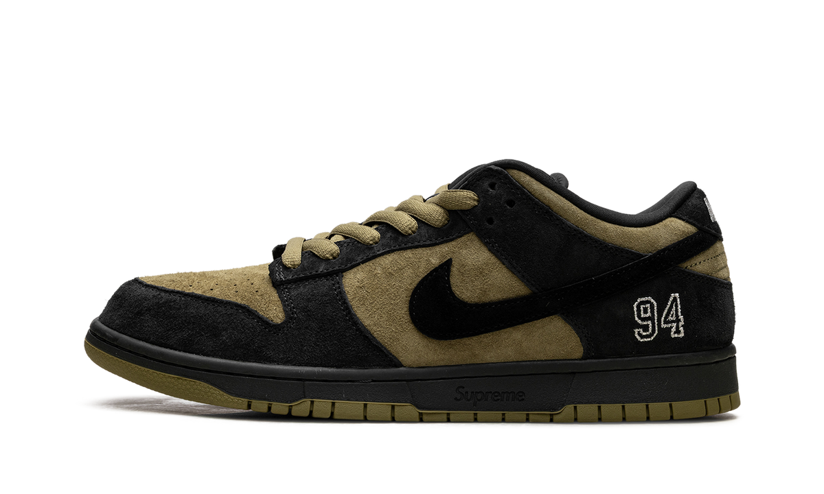 Overkicks - Nike SB Dunk Low Supreme 94 Camper Green (HQ8487-300) - vista lateral