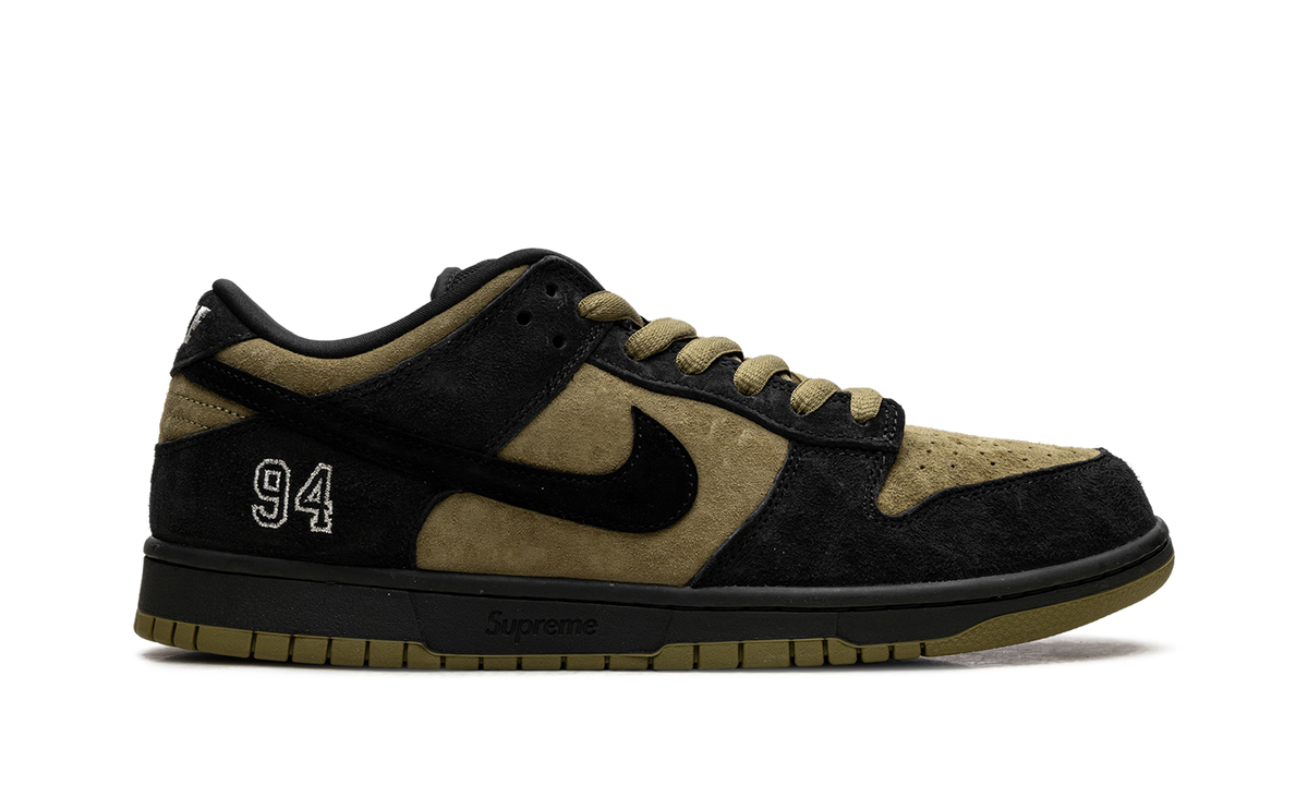 Overkicks - Nike SB Dunk Low Supreme 94 Camper Green (HQ8487-300) - detalle talón