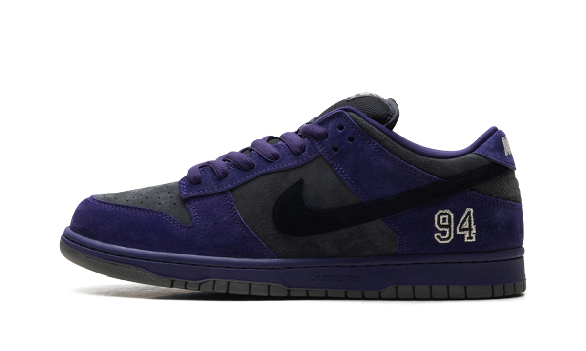 Overkicks - Nike SB Dunk Low Supreme 94 Ink (HQ8487-500) - vista lateral