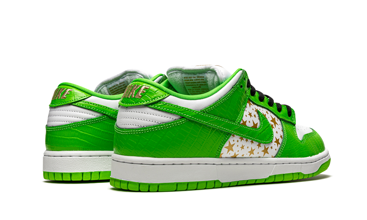 Overkicks - Nike SB Dunk Low Supreme Stars Mean Green (2021) (DH3228-101) - par completo