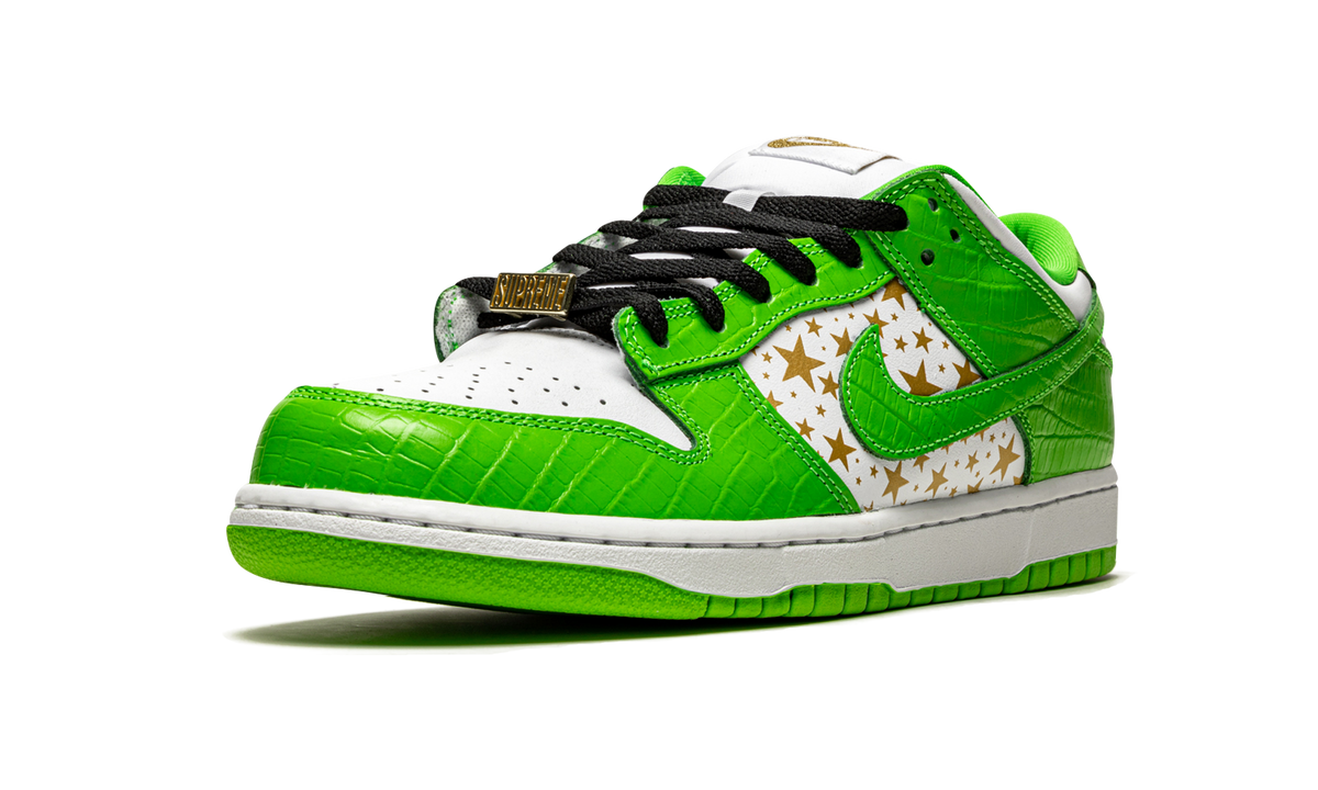 Overkicks - Nike SB Dunk Low Supreme Stars Mean Green (2021) (DH3228-101) - detalle suela