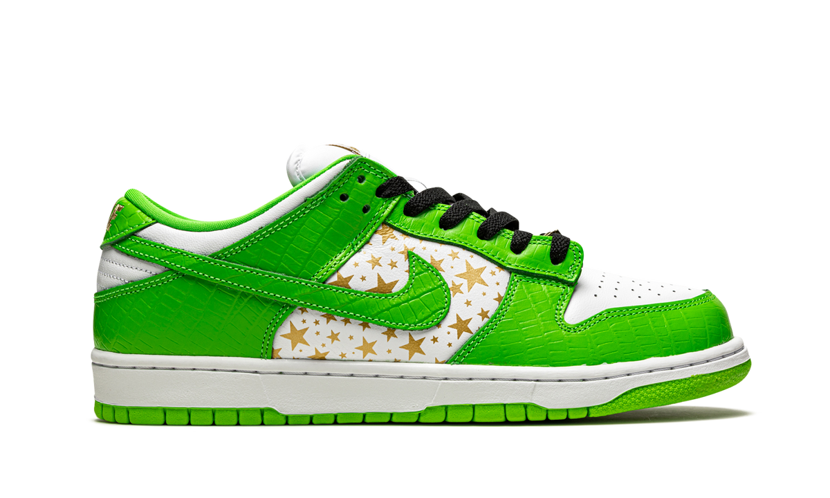 Overkicks - Nike SB Dunk Low Supreme Stars Mean Green (2021) (DH3228-101) - detalle talón