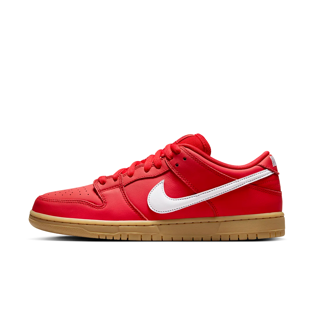 Overkicks - Nike SB Dunk Low University Red Gum (FJ1674-600) - vista lateral