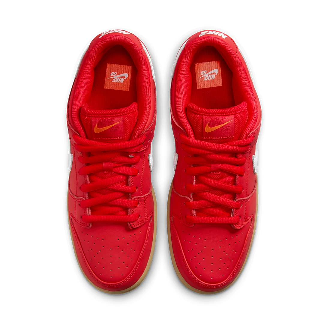 Overkicks - Nike SB Dunk Low University Red Gum (FJ1674-600) - par completo