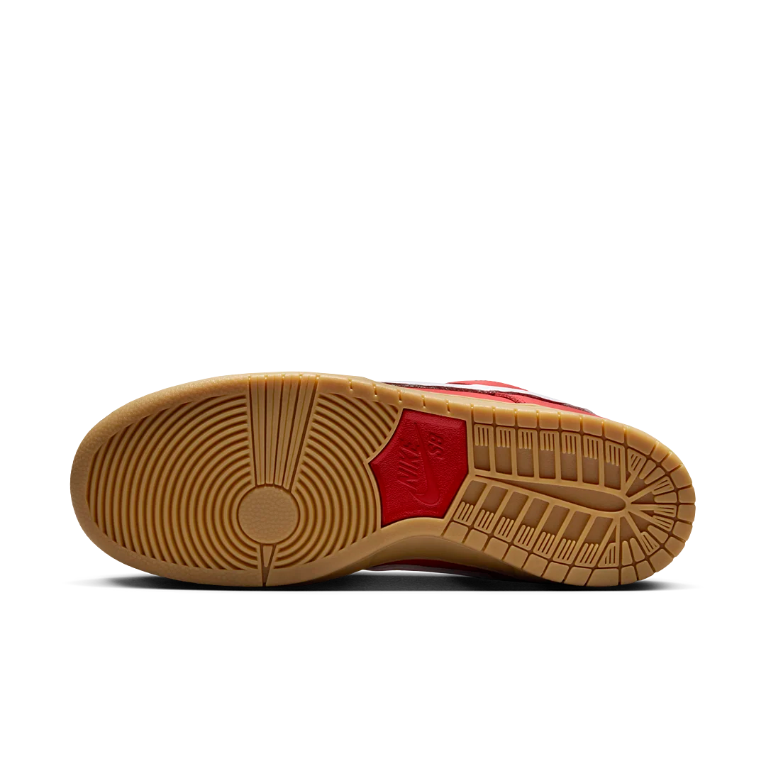 Overkicks - Nike SB Dunk Low University Red Gum (FJ1674-600) - detalle suela