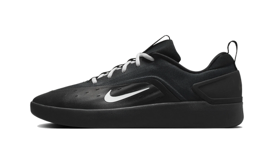 Overkicks - Nike SB Zoom Nyjah 4 Black White (FQ1273-002) - vista lateral