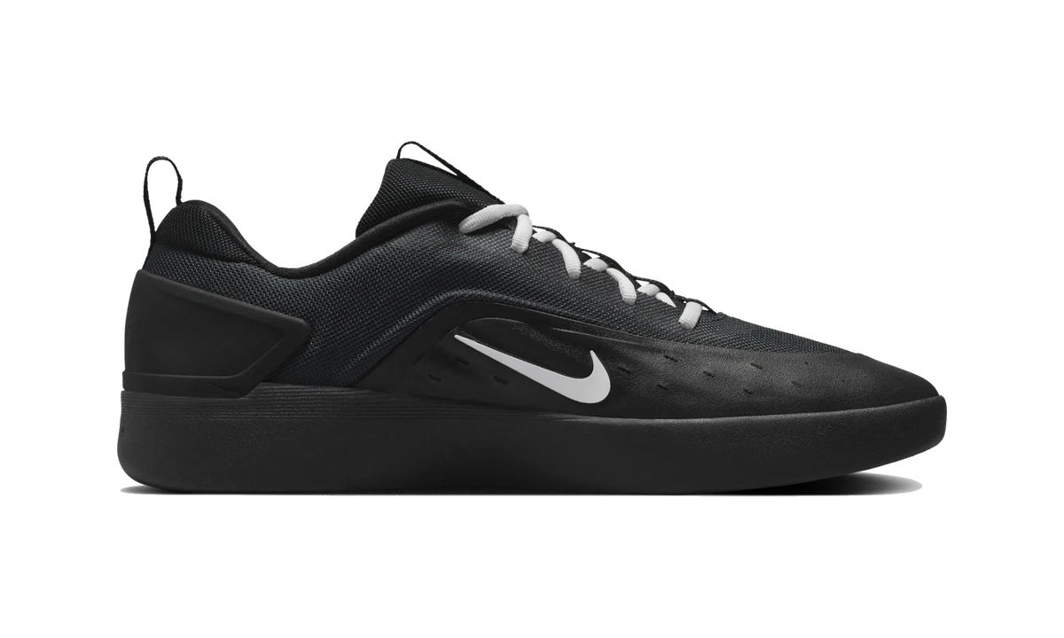 Overkicks - Nike SB Zoom Nyjah 4 Black White (FQ1273-002) - detalle suela