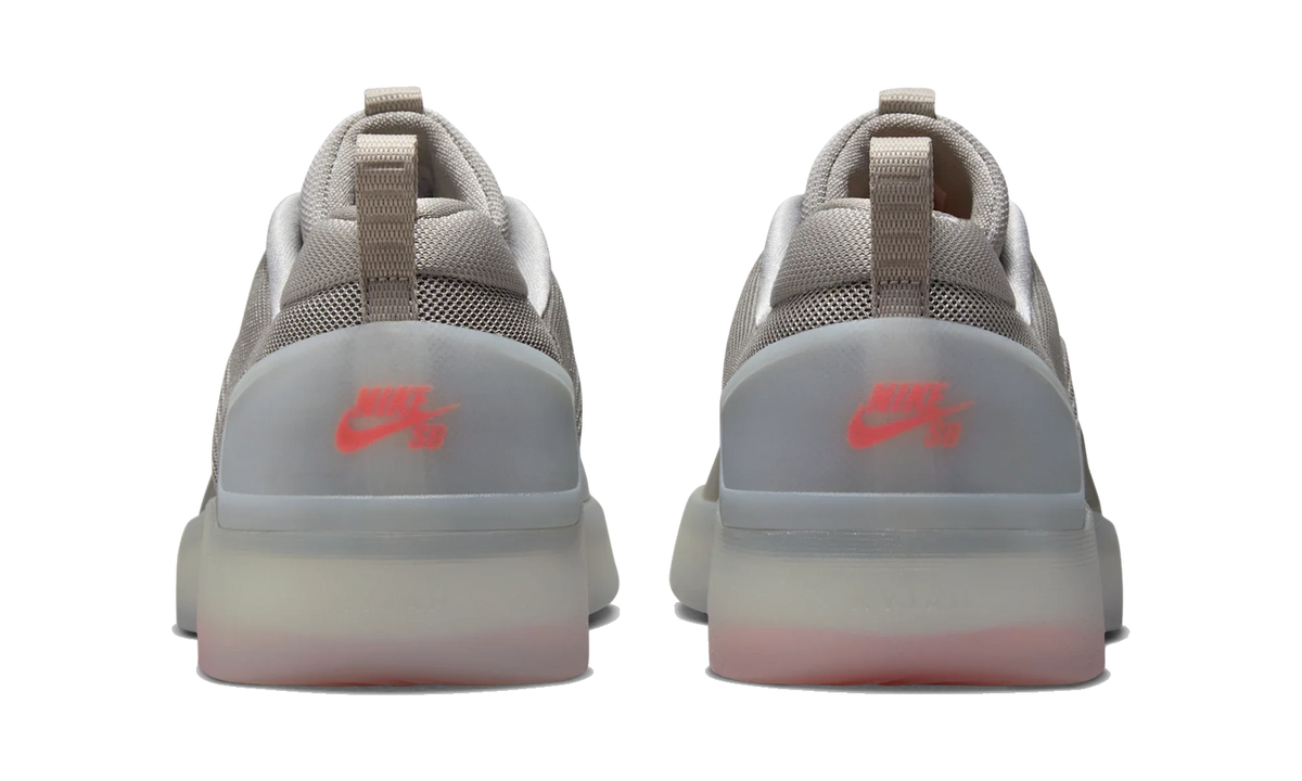 Overkicks - Nike SB Zoom Nyjah 4 College Grey Bright Crimson (FQ1273-001) - detalle talon