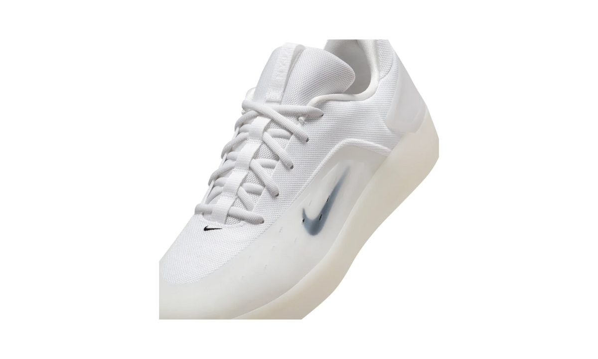 Overkicks - Nike SB Zoom Nyjah 4 White Black (FQ1273-100) - detalle lateral interior