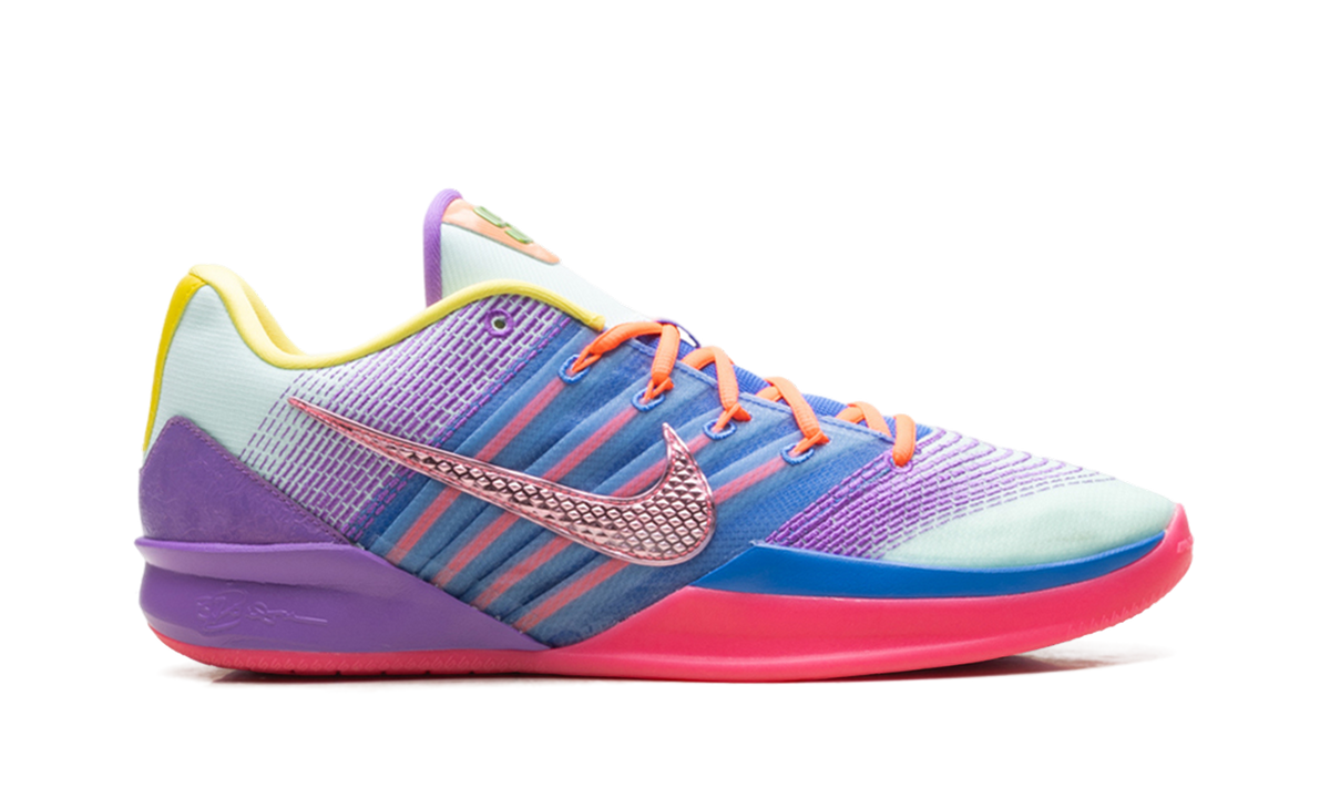 Overkicks - Nike Sabrina 3 What The (Womens) (IO7845-300 / IO7844-300) - detalle talon