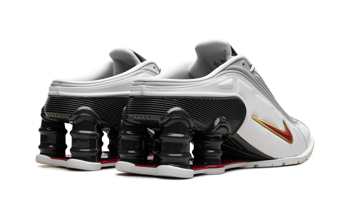 Overkicks - Nike Shox MR4 Mule Martine Rose Metallic Platinum Varsity Red (Womens) (IM5420-100) - par completo
