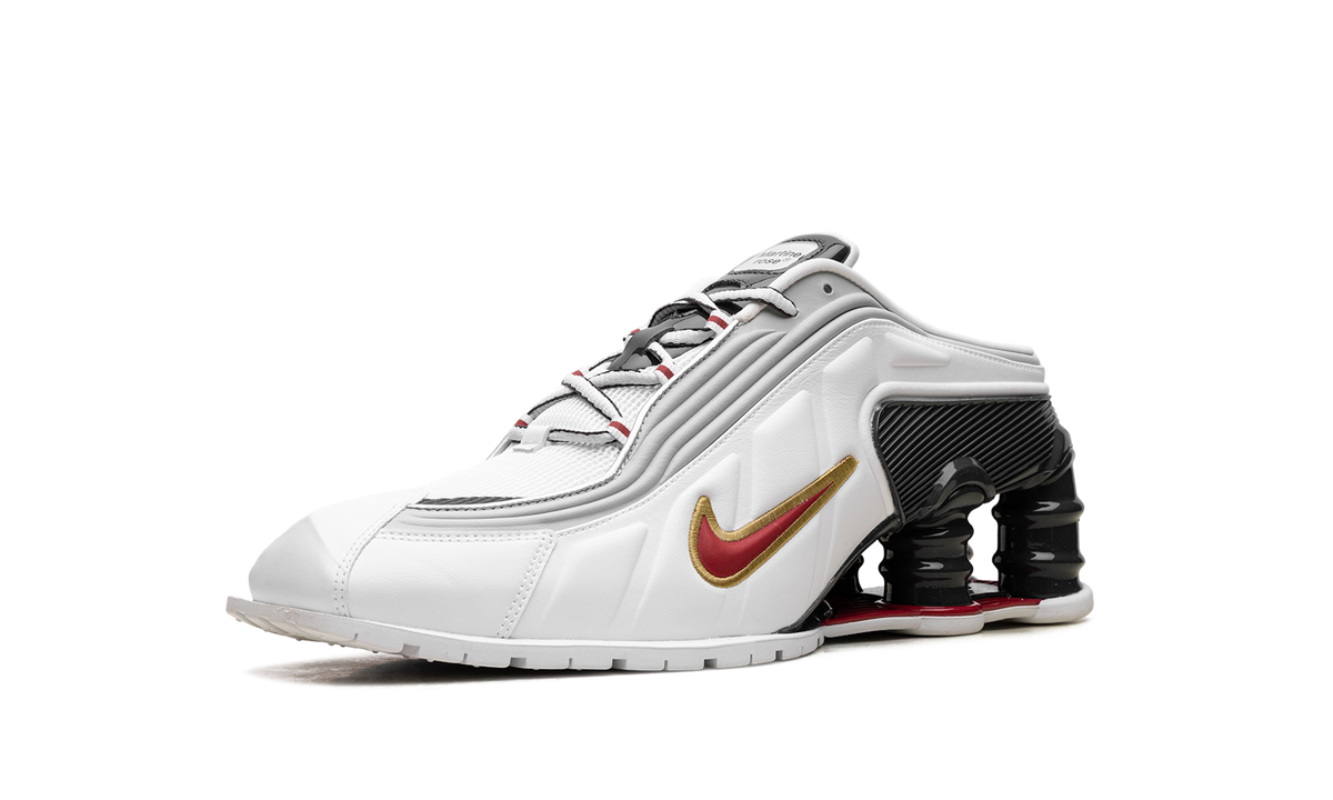 Overkicks - Nike Shox MR4 Mule Martine Rose Metallic Platinum Varsity Red (Womens) (IM5420-100) - detalle suela