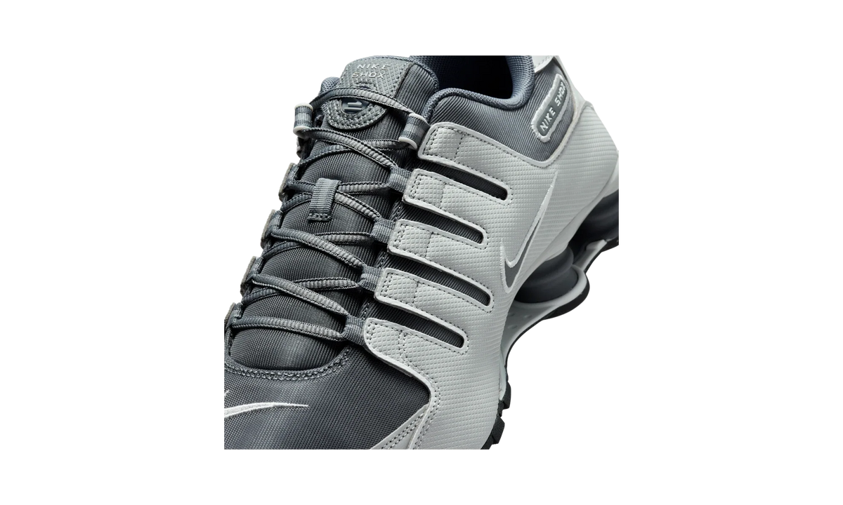 Overkicks - Nike Shox NZ Smoke Grey Fog (IQ8264-001) - detalle lateral interior
