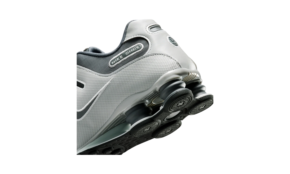 Overkicks - Nike Shox NZ Smoke Grey Fog (IQ8264-001) - detalle