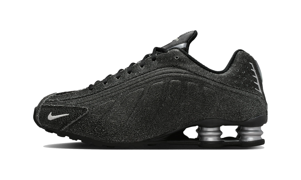 Overkicks - Nike Shox R4 Black Distressed Leather (IO4544-002) - vista lateral