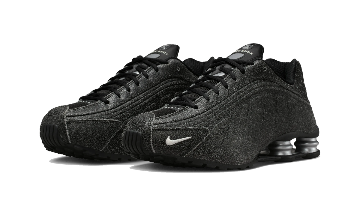 Overkicks - Nike Shox R4 Black Distressed Leather (IO4544-002) - vista trasera
