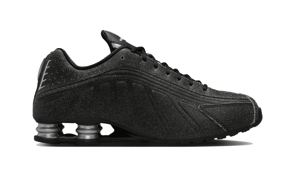 Overkicks - Nike Shox R4 Black Distressed Leather (IO4544-002) - detalle suela