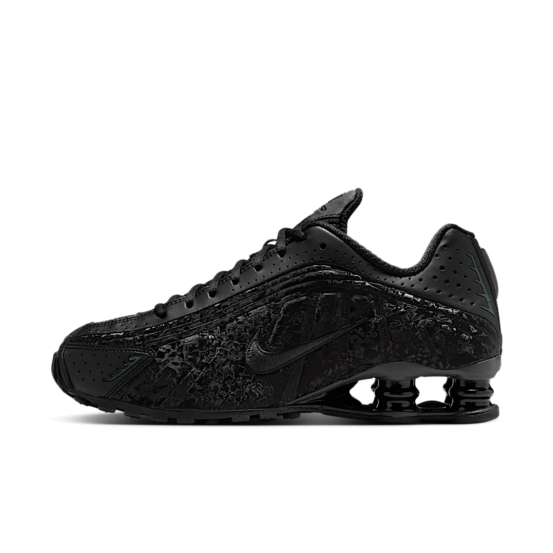 Overkicks - Nike Shox R4 Black Floral (HV0934-002) - vista lateral