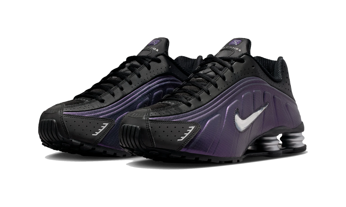 Overkicks - Nike Shox R4 Black Metallic Silver Purple Dynasty (IO4546-002) - vista trasera