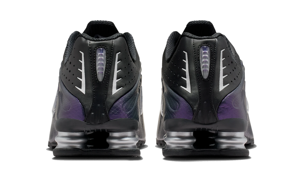Overkicks - Nike Shox R4 Black Metallic Silver Purple Dynasty (IO4546-002) - detalle talón