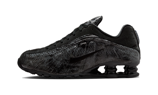 Overkicks - Nike Shox R4 Black Snakeskin (IM6050-001) - vista lateral
