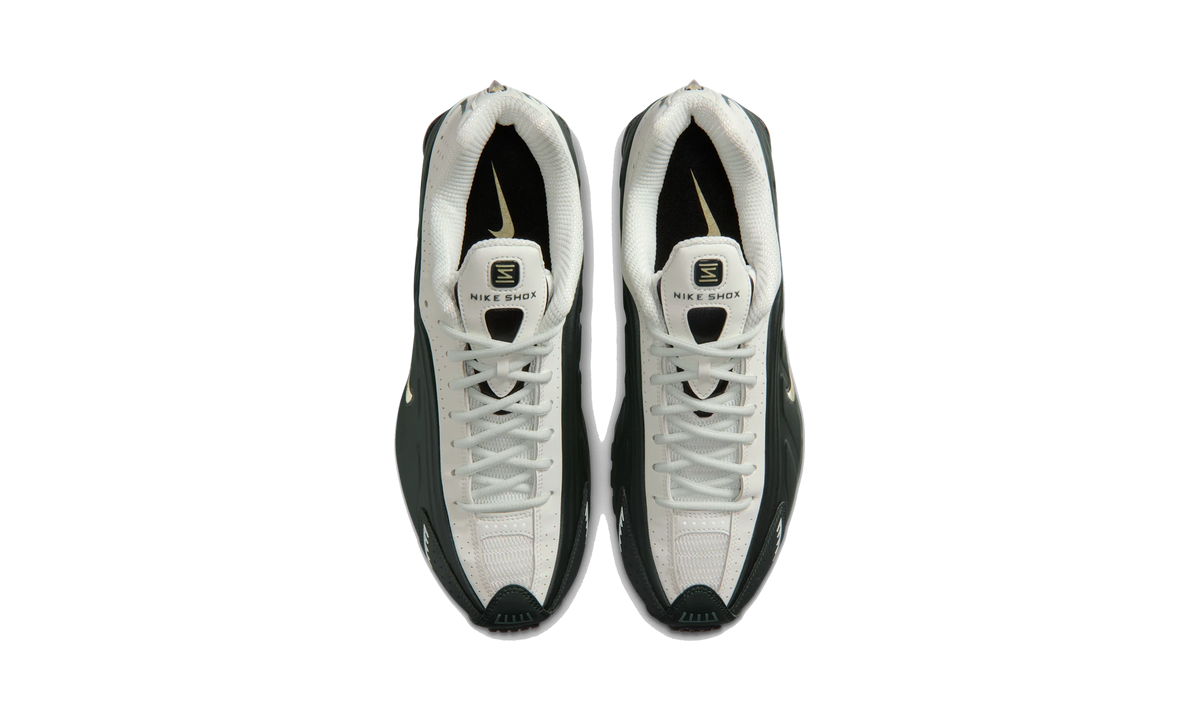 Overkicks - Nike Shox R4 Black Spruce (HQ1988-300) - vista superior
