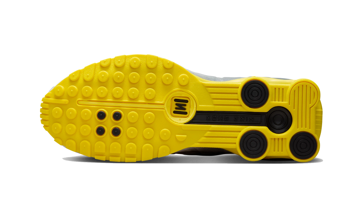 Overkicks - Nike Shox R4 Bright Citron (IH3397-078) - par completo