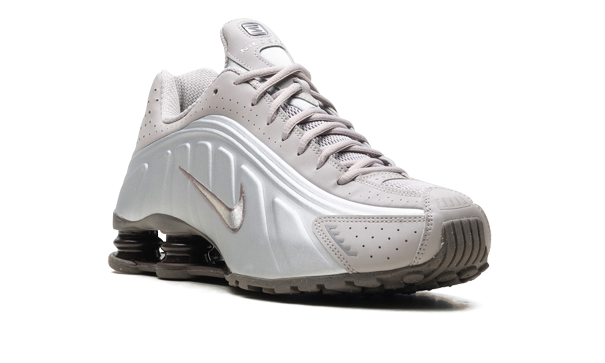 Overkicks - Nike Shox R4 Cave Stone (HQ1988-200) - detalle lateral interior
