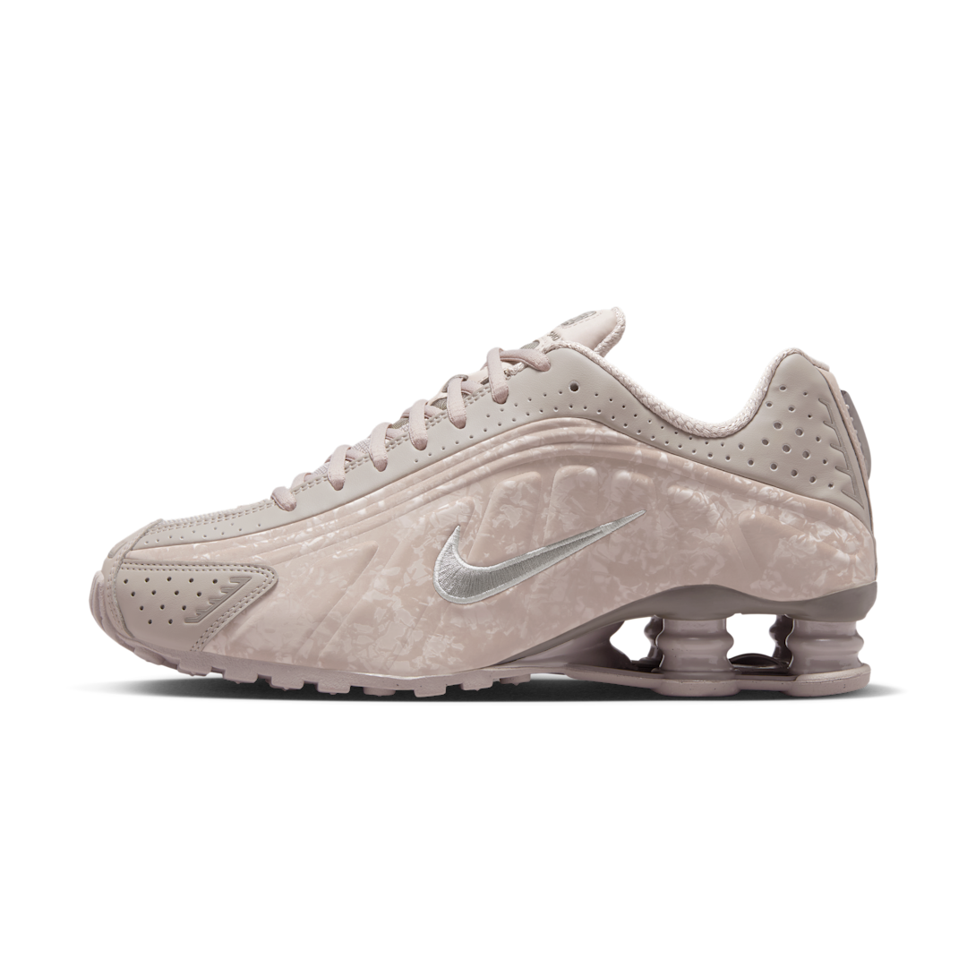 Overkicks - Nike Shox R4 Flat Pewter Floral (HV0934-001) - vista lateral