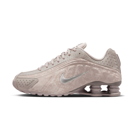 Overkicks - Nike Shox R4 Flat Pewter Floral (HV0934-001) - vista lateral
